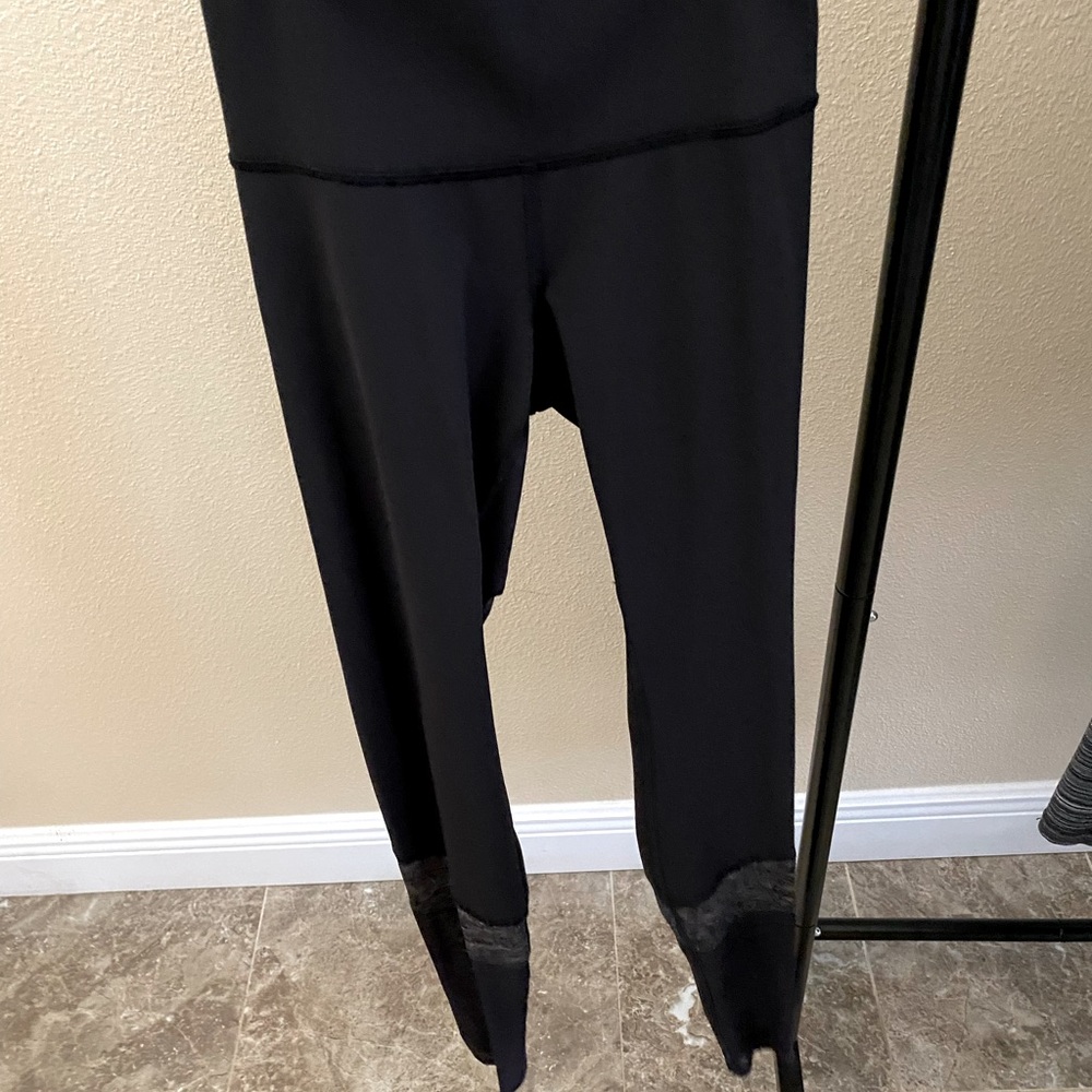 Lululemon Luxtreme high rise leggings with mesh bottoms size 2